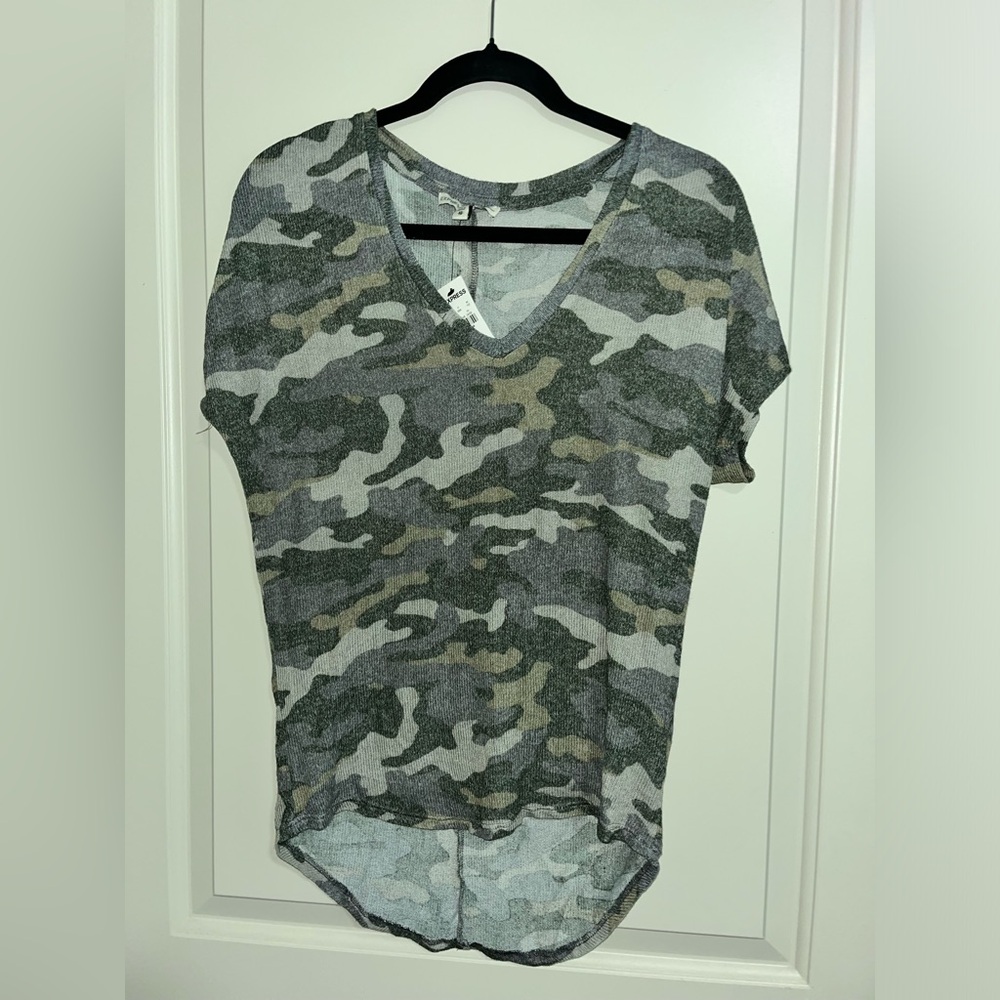 Express Green Camo V-Neck Women's Tee